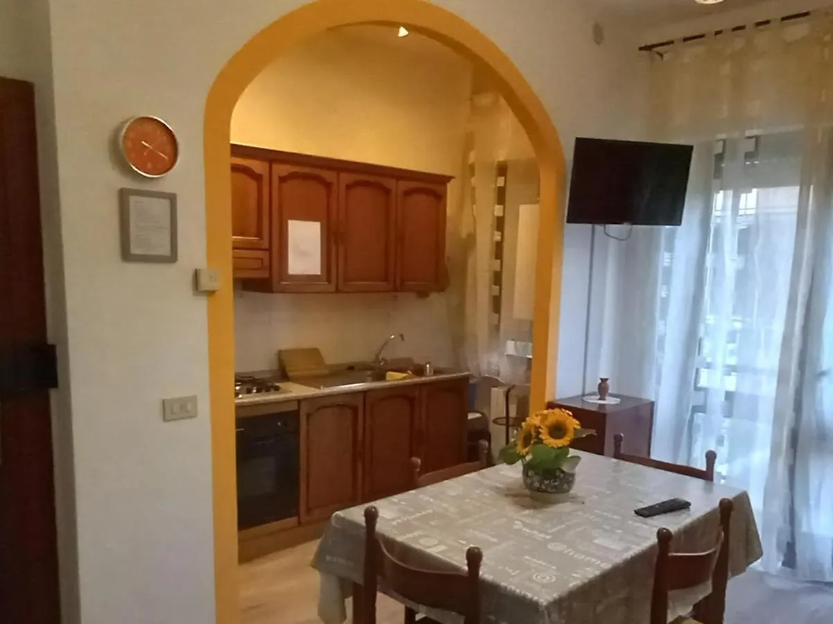 -Casina Vitty- Apartamento Montepulciano Stazione 0*,  Itália